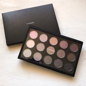 MAC Cosmetics Cool Neutral Palette (15 Shadows)